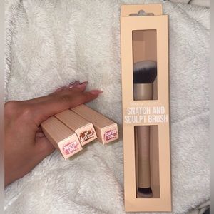 3 lip liners & 1 sculpt & snatch brush